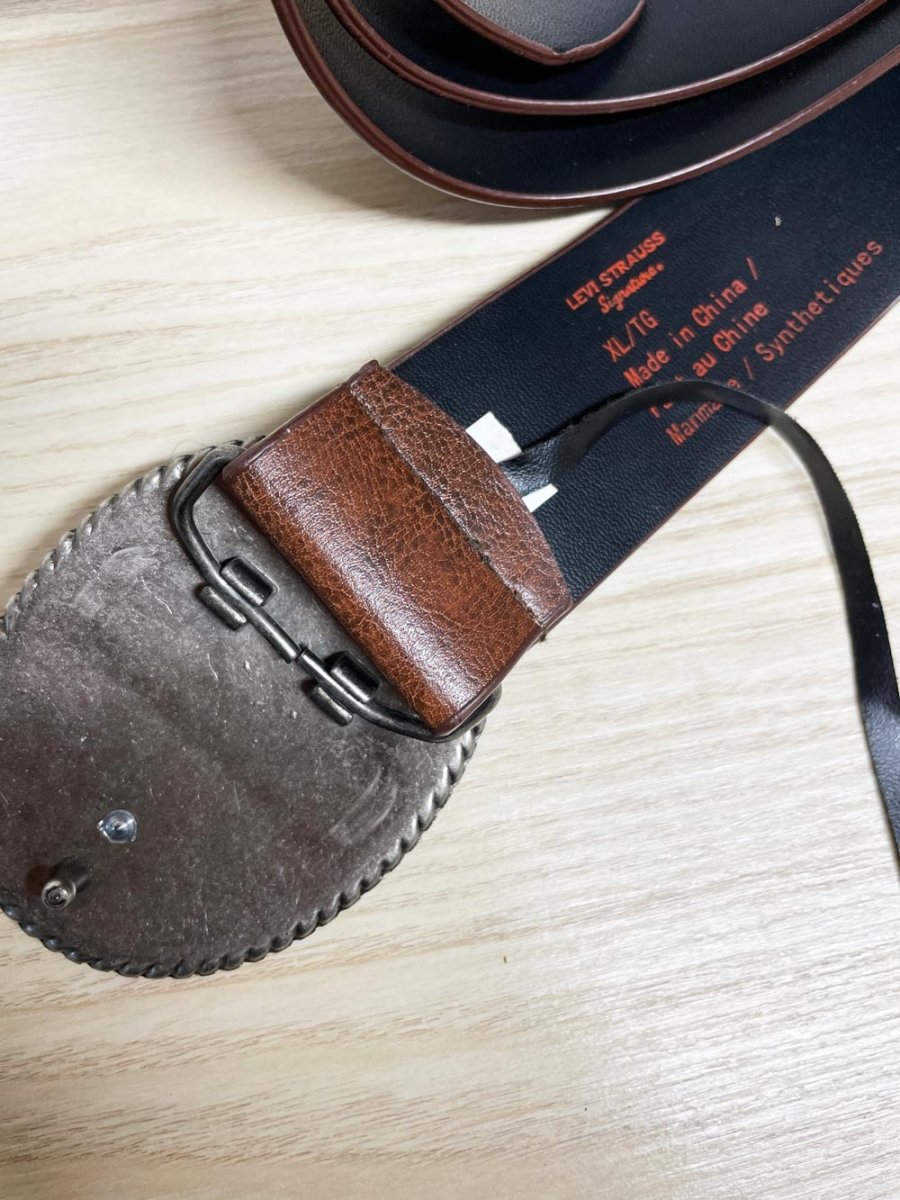 y2k levi's round metal buckle faux leather western belt - good market thrift store