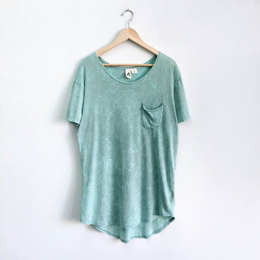 3 Feathers pocket tee - size Medium