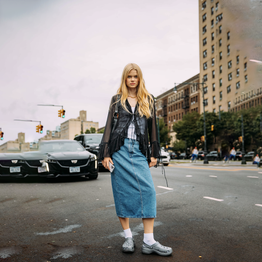 vintage 90s gap denim midi skirt - size 6