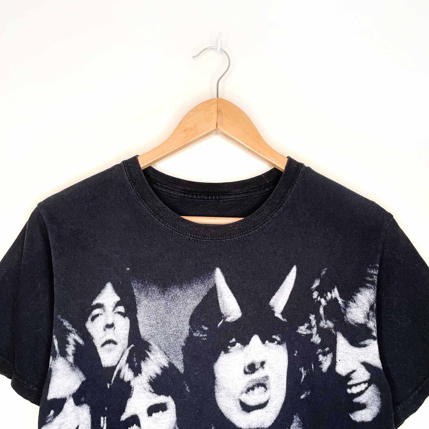 acdc angus young horns graphic band tee - size small