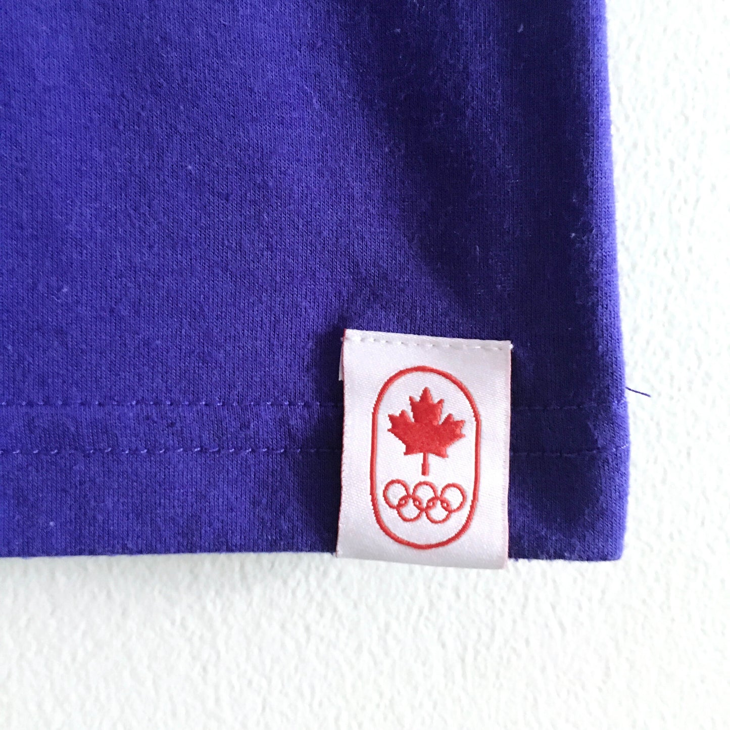 adidas team canada v-neck tee - size medium