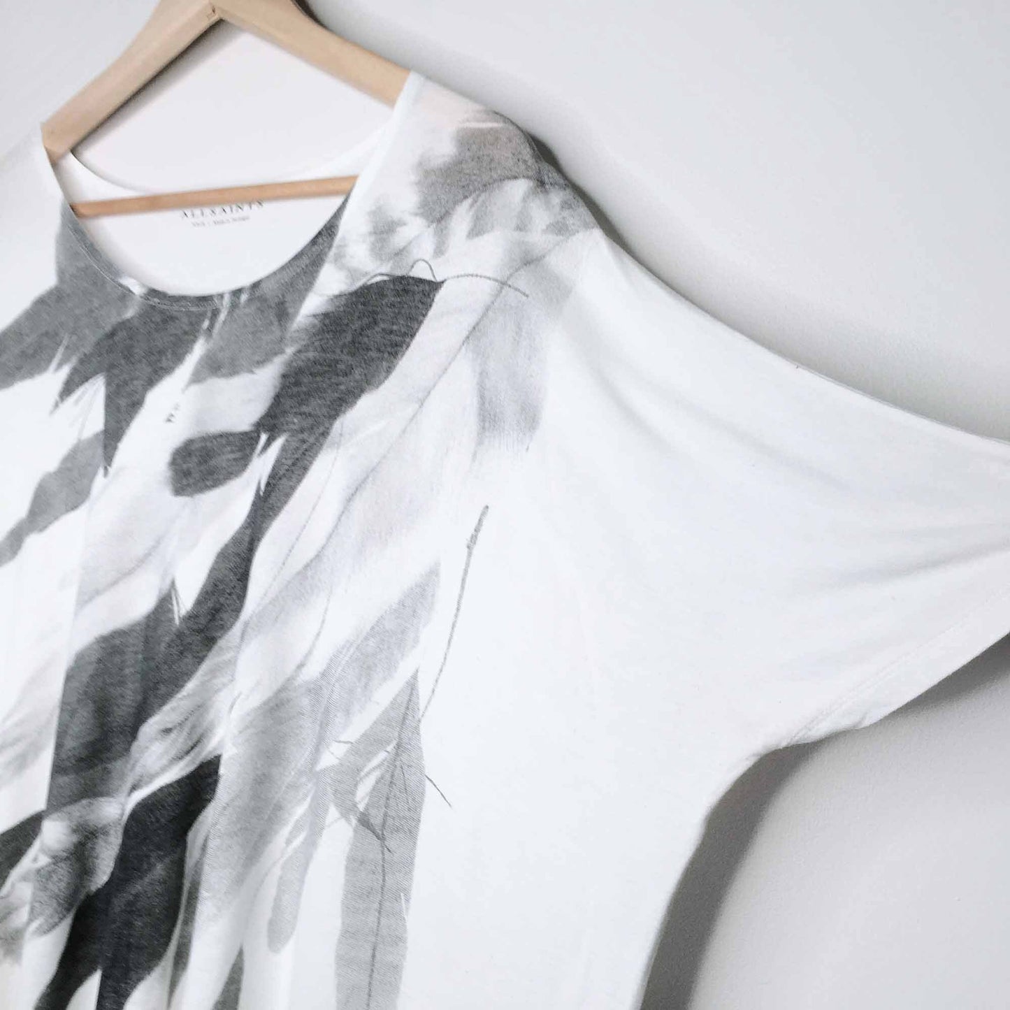 All Saints oversized feather dreams t-shirt - size xs/sm