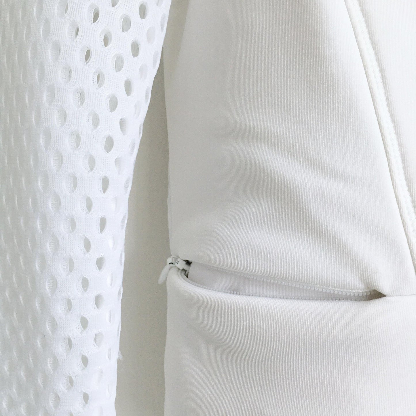 Alo scuba crop perforated jacket - size xs