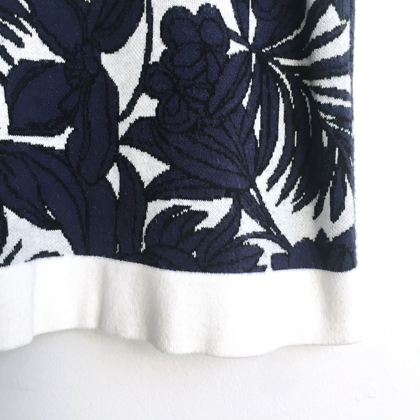 Ann Taylor tropical sleeveless knit - size xs