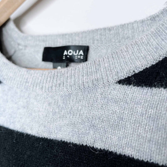 Aqua Cashmere 100% cashmere skull sweater - size Small