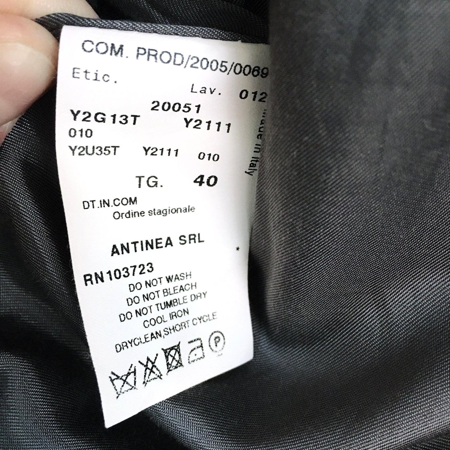 emporio armani grey wool-silk pin stripe single button blazer - size 40