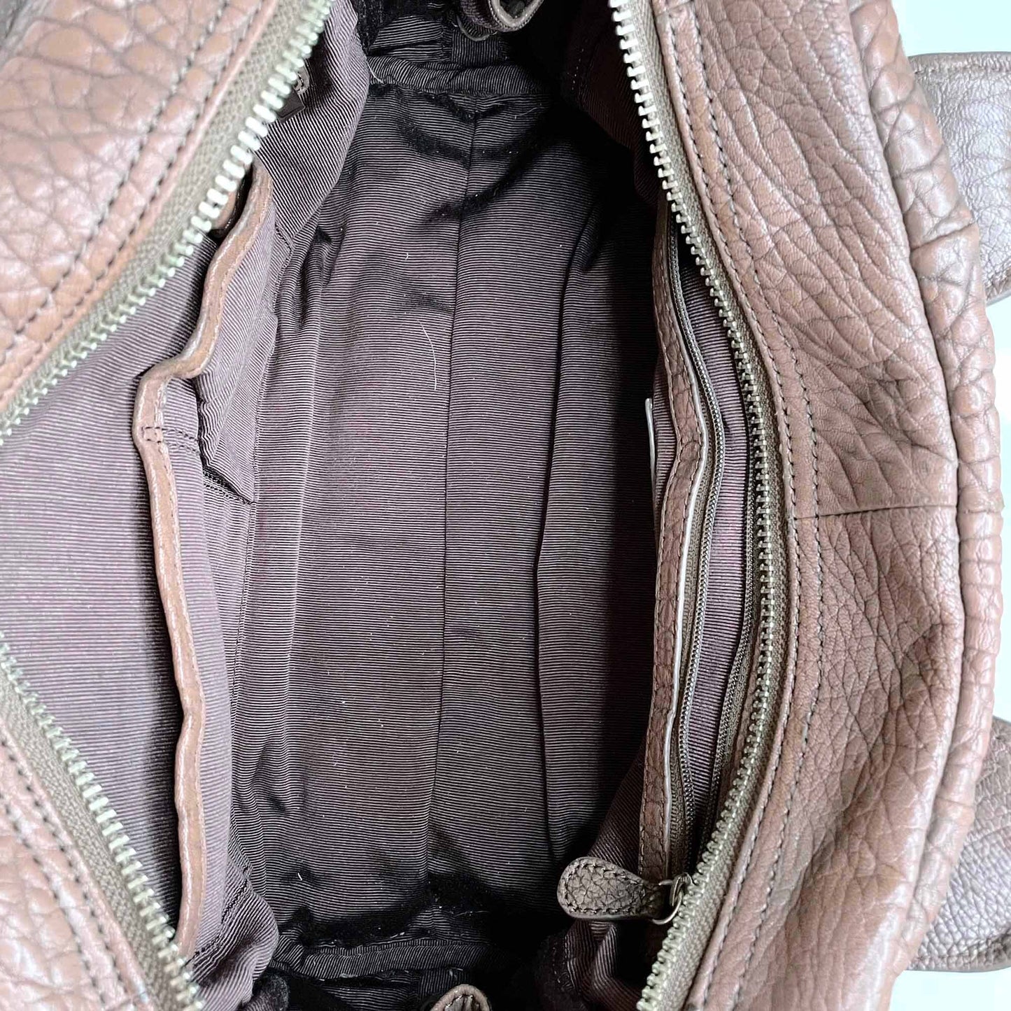 badgley mischka pebbled leather handbag with chain strap
