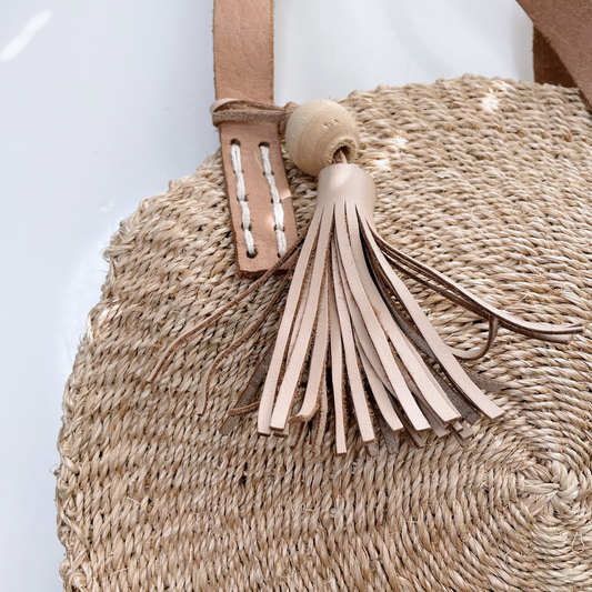 round summer rattan straw bag with leather handles