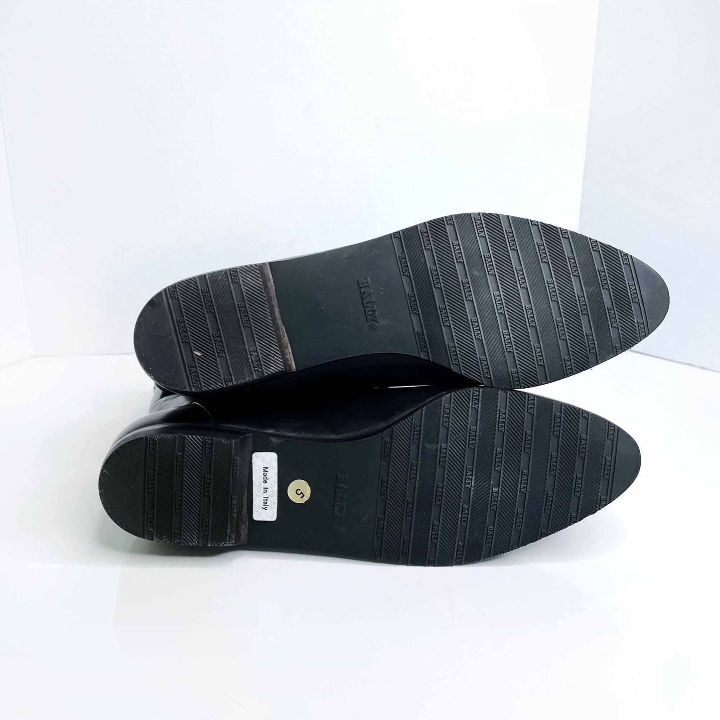 nwot bally slim black leather short fold over boots - size 5