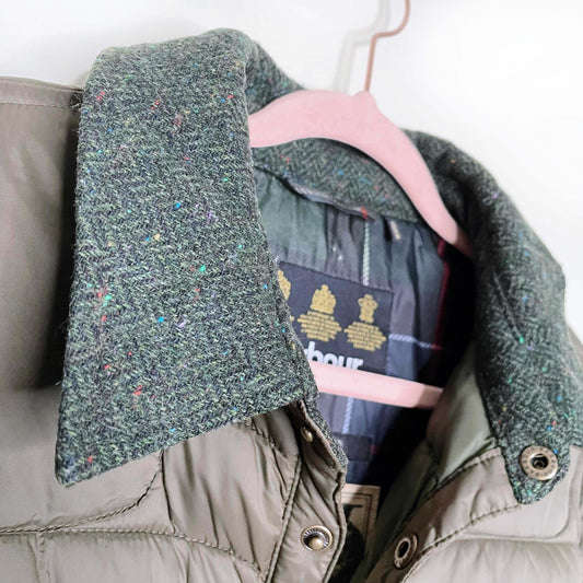 barbour fibre down quilted jacket with tweed collar - size medium