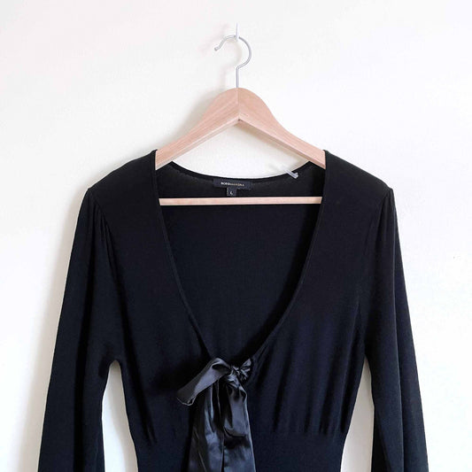 BCBG deep V knit dress with satin tie front bow - size Large