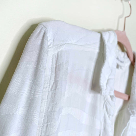 bella dahl white textured button down shirt - size medium