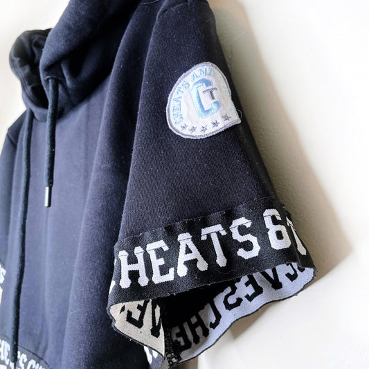 cheats and thieves cropped hoodie with logo banding - size xs