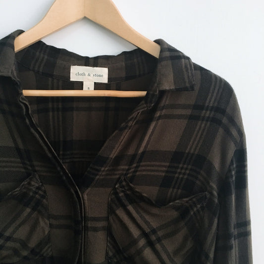Cloth & Stone Plaid Button-up Shirt - size Small