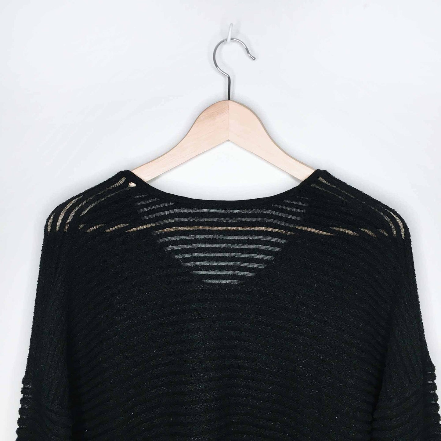 Club Monaco oversized ribbed v-neck top - size Small