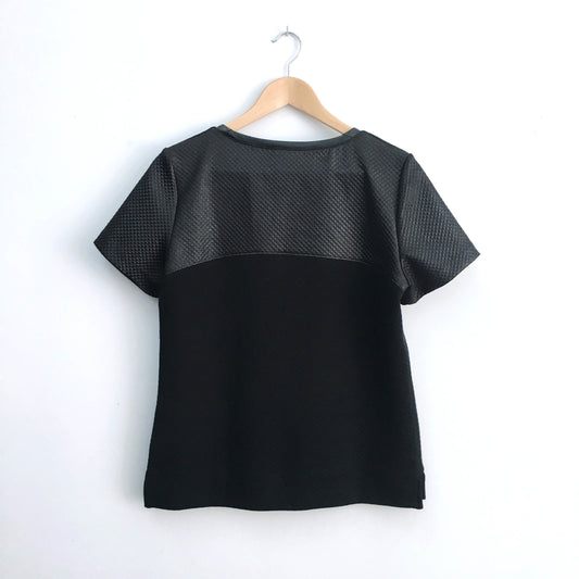Club Monaco quilted tee - size Medium