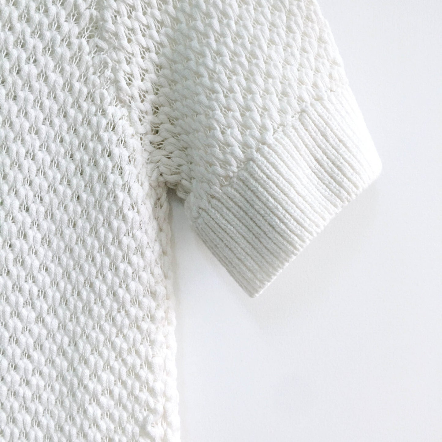 Club Monaco loose-knit Sweater - size Medium