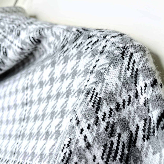 Club Monaco Melika houndstooth funnel neck sweater - size Medium