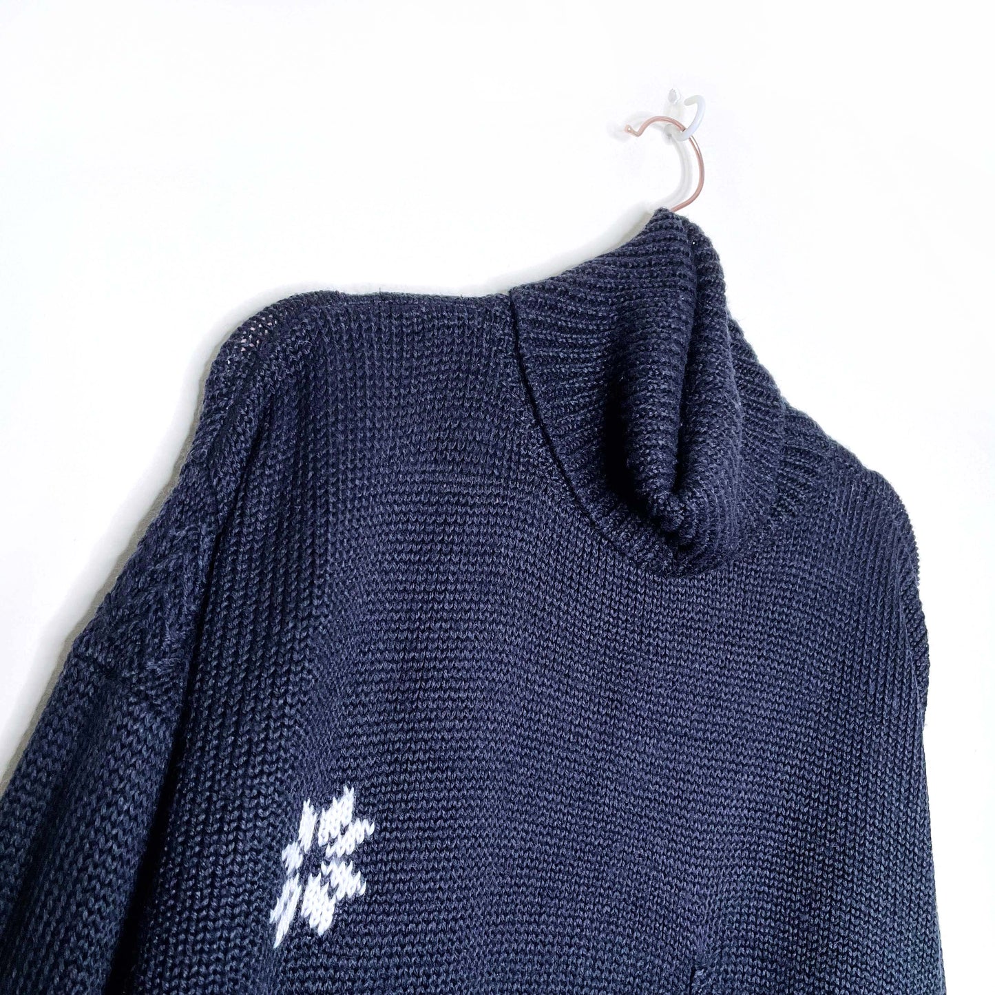 vintage black daniel hechter snowflake turtleneck - size small