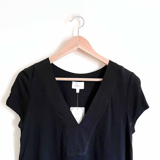 nwt Deletta v-neck back layered lace t-shirt - size Small