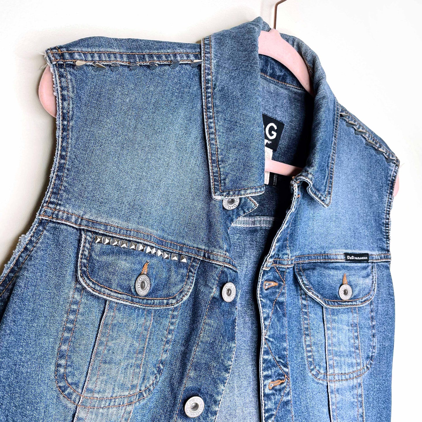 d&g denim vest with spike stud shoulders - size small