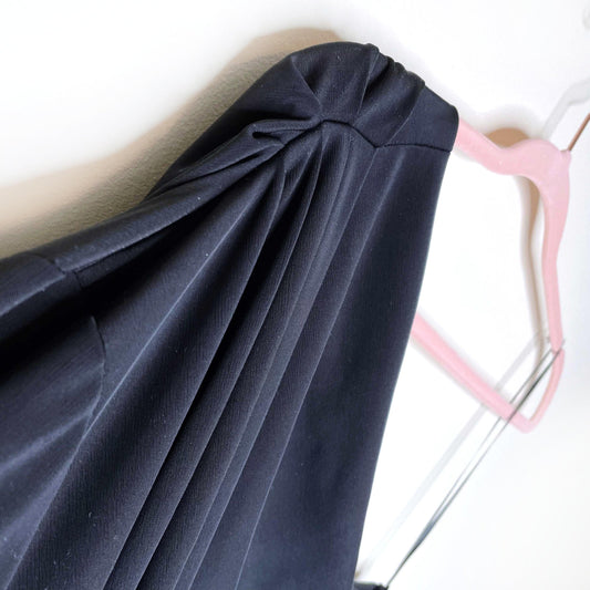 greta constantine black ruched one shoulder runway dress - size medium