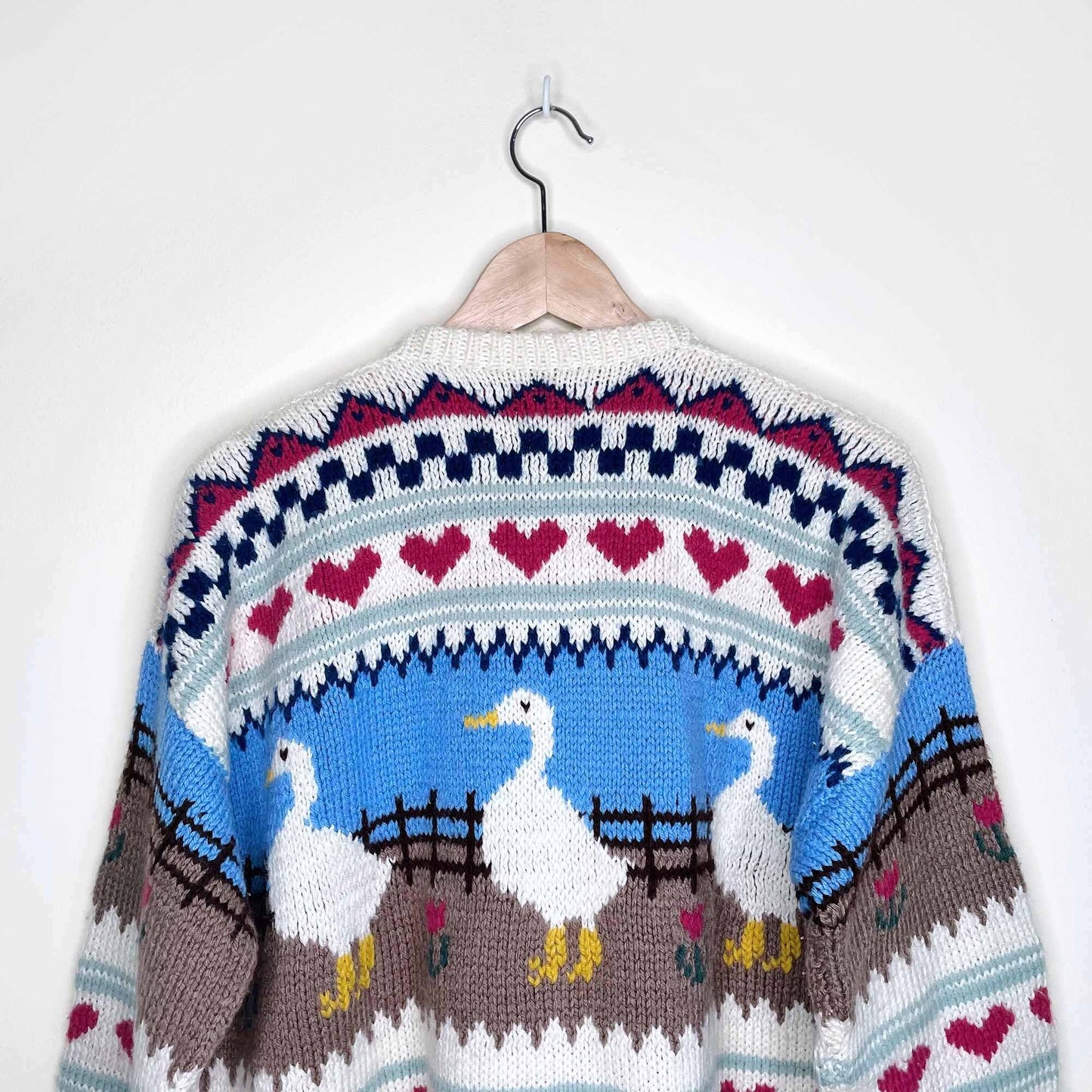 Vintage hand-knit ducks and hearts sweater - size M/L