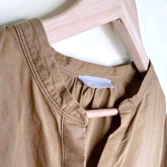 everlane the split-neck puff-sleeve air shirt in hazel - size 14