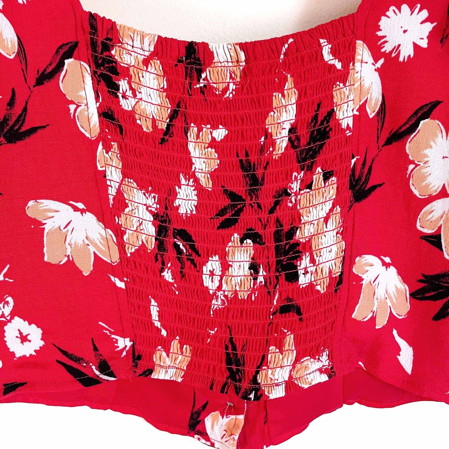 Forever 21 red floral button down crop top flutter sleeve - size Medium