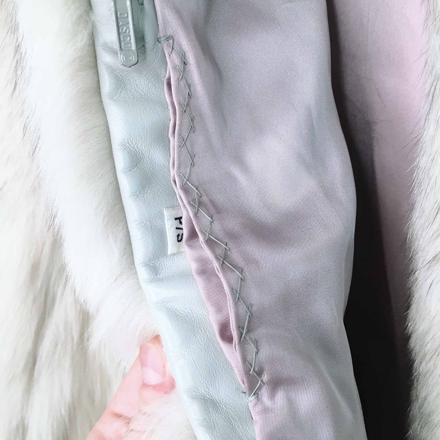 Vintage Saga Fox white fox fur jacket - size Small