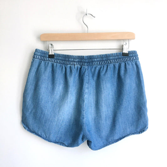 GAP chambray shorts - size Small