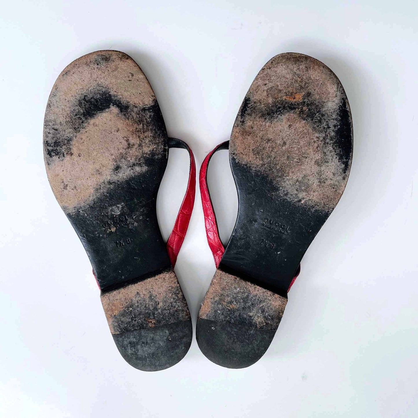 gucci red snakeskin leather thong sandals - size 7.5