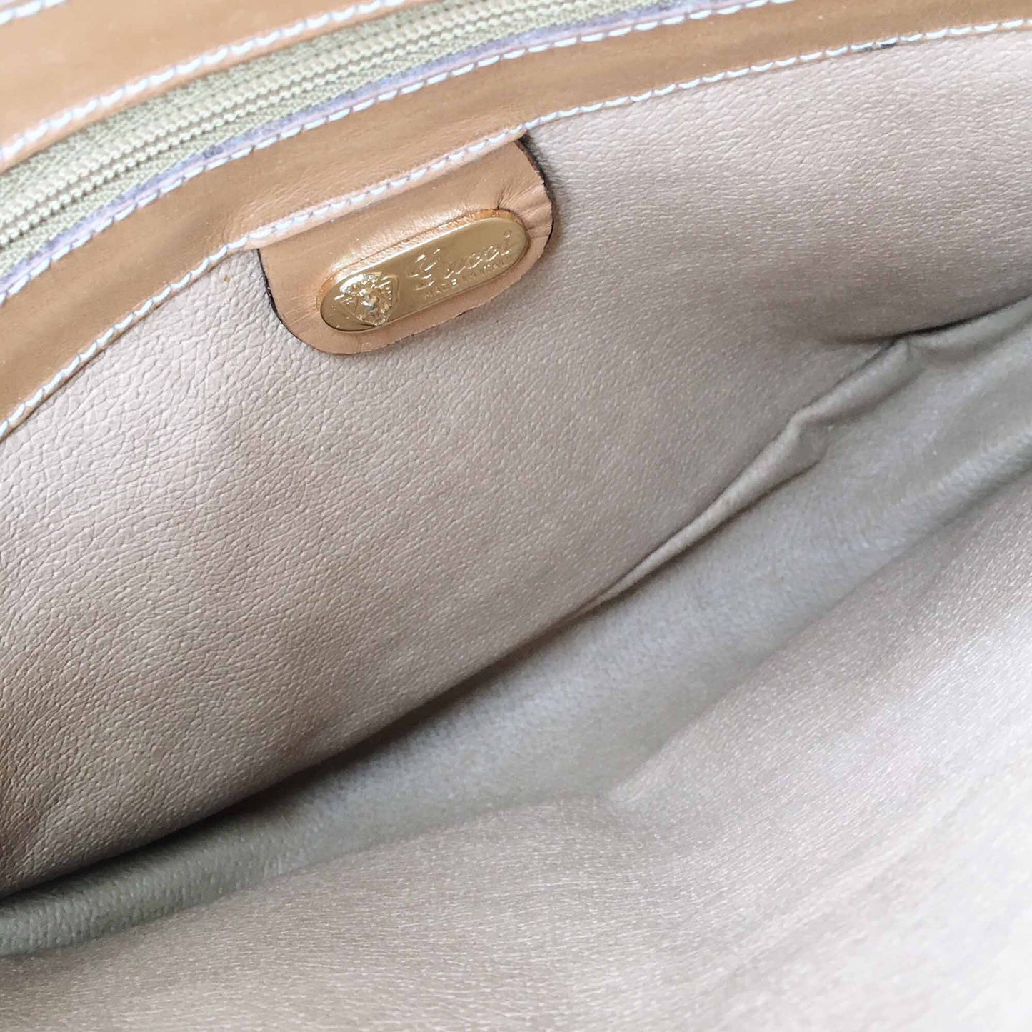 Vintage Gucci leather GG monogram crossbody bag