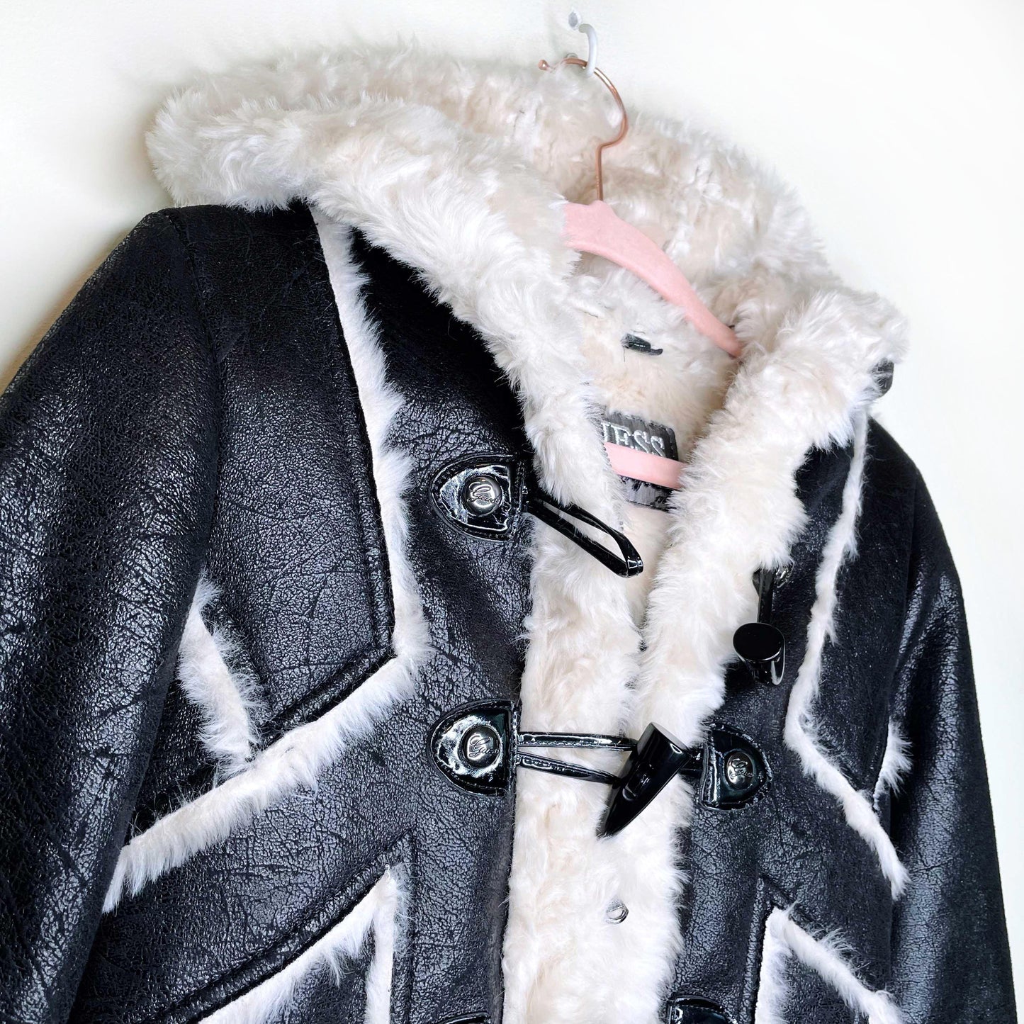 guess faux shearling hooded toggle jacket - size xs