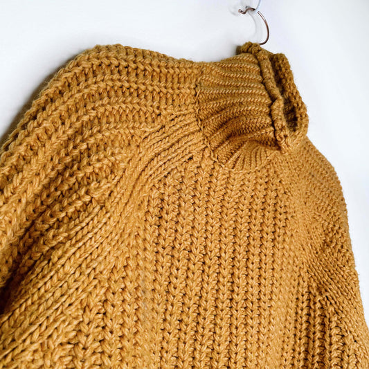 h&m mustard cropped chunky knit turtleneck - size xs