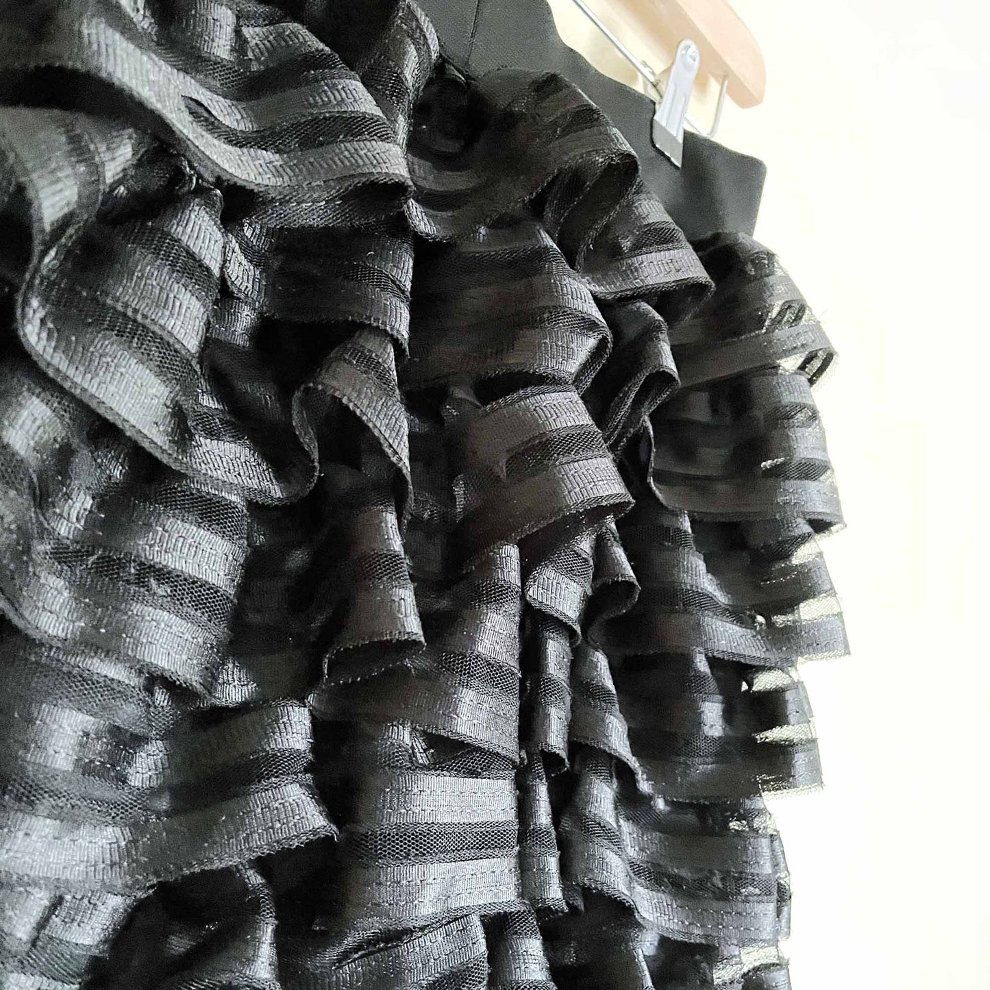 h&m tiered ruffle mini skirt - size small