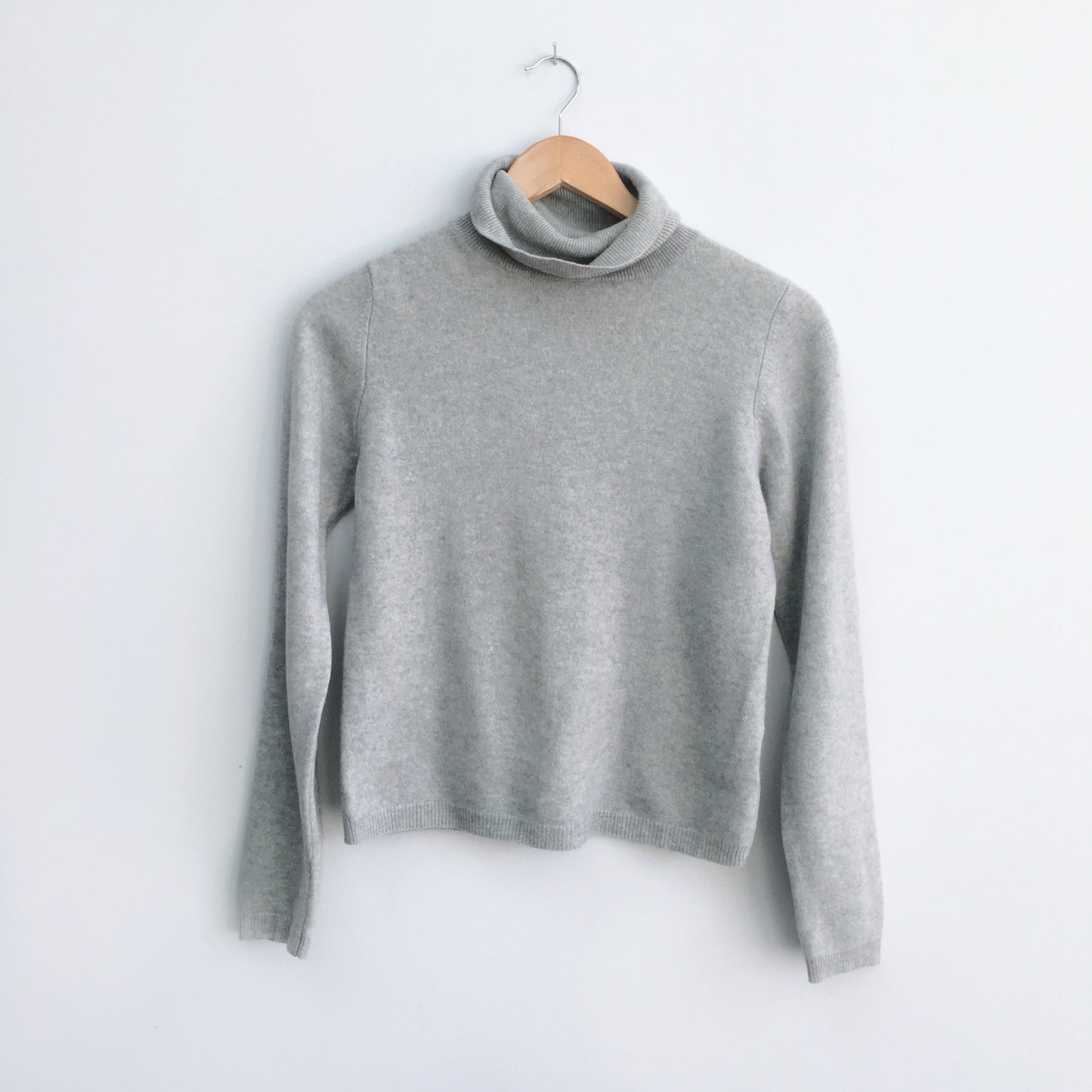 ISLE Cashmere Turtleneck - size Small