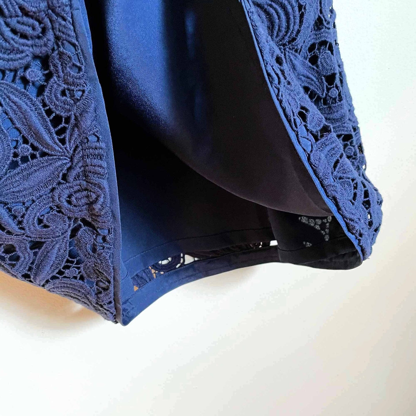 juicy couture guipure rose lace sleeveless dress - size 6