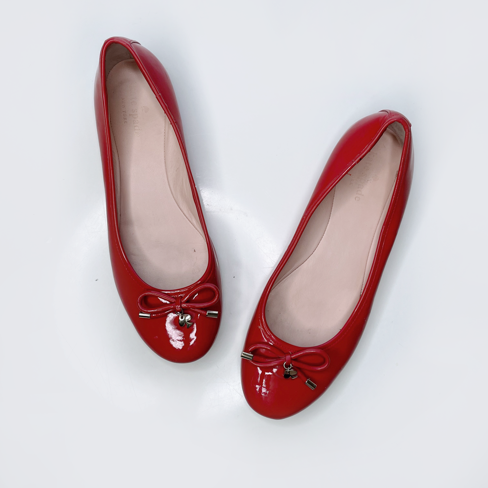 kate spade willa red patent ballerina bow charm flats - size – good thrift store