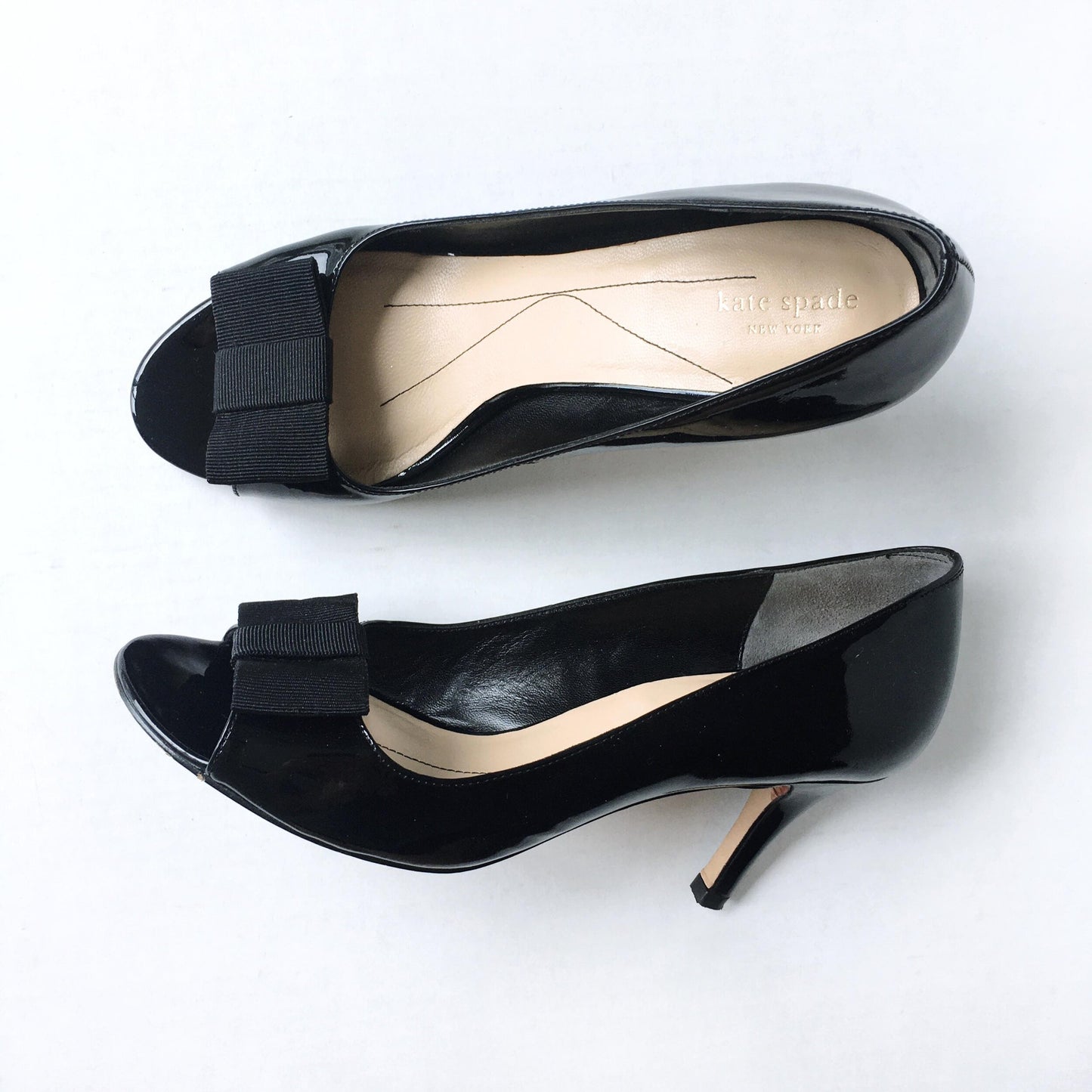 Kate Spade patent bow heels - size 9