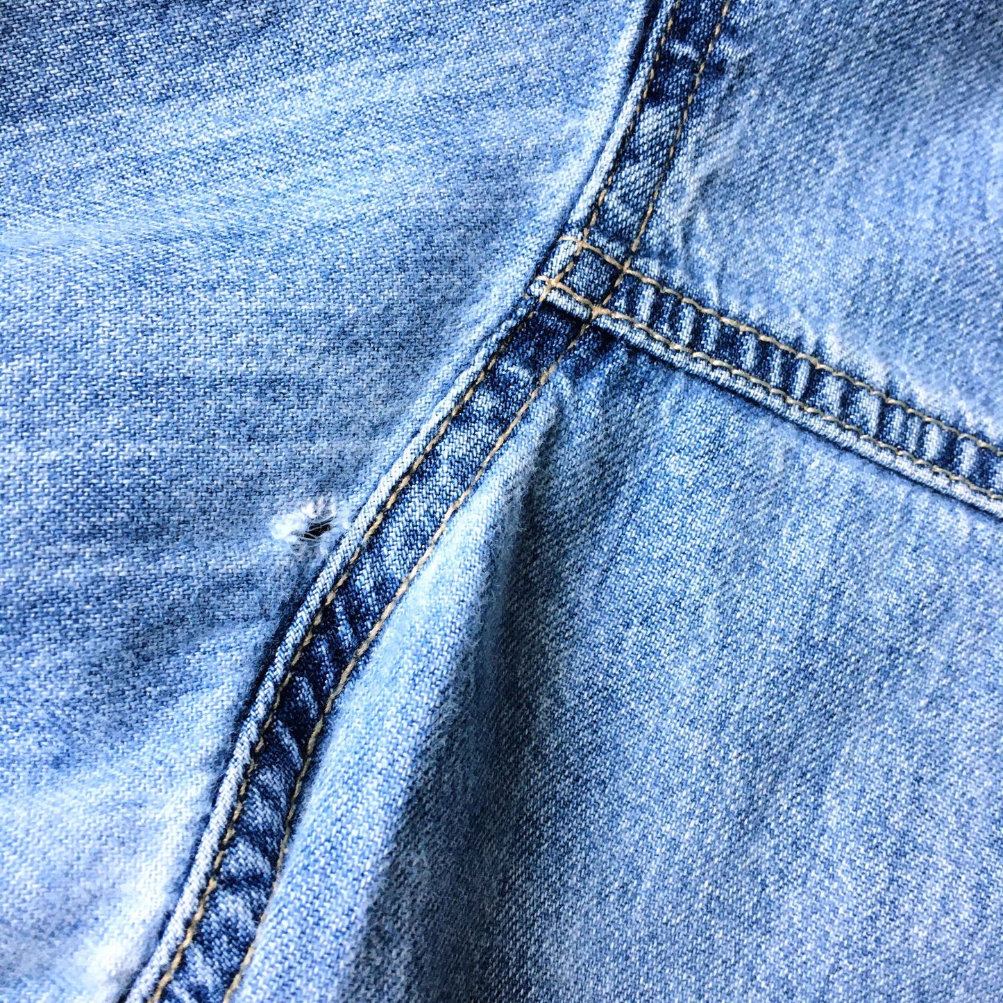 Vintage Liz Claiborne cropped denim button down - size 4