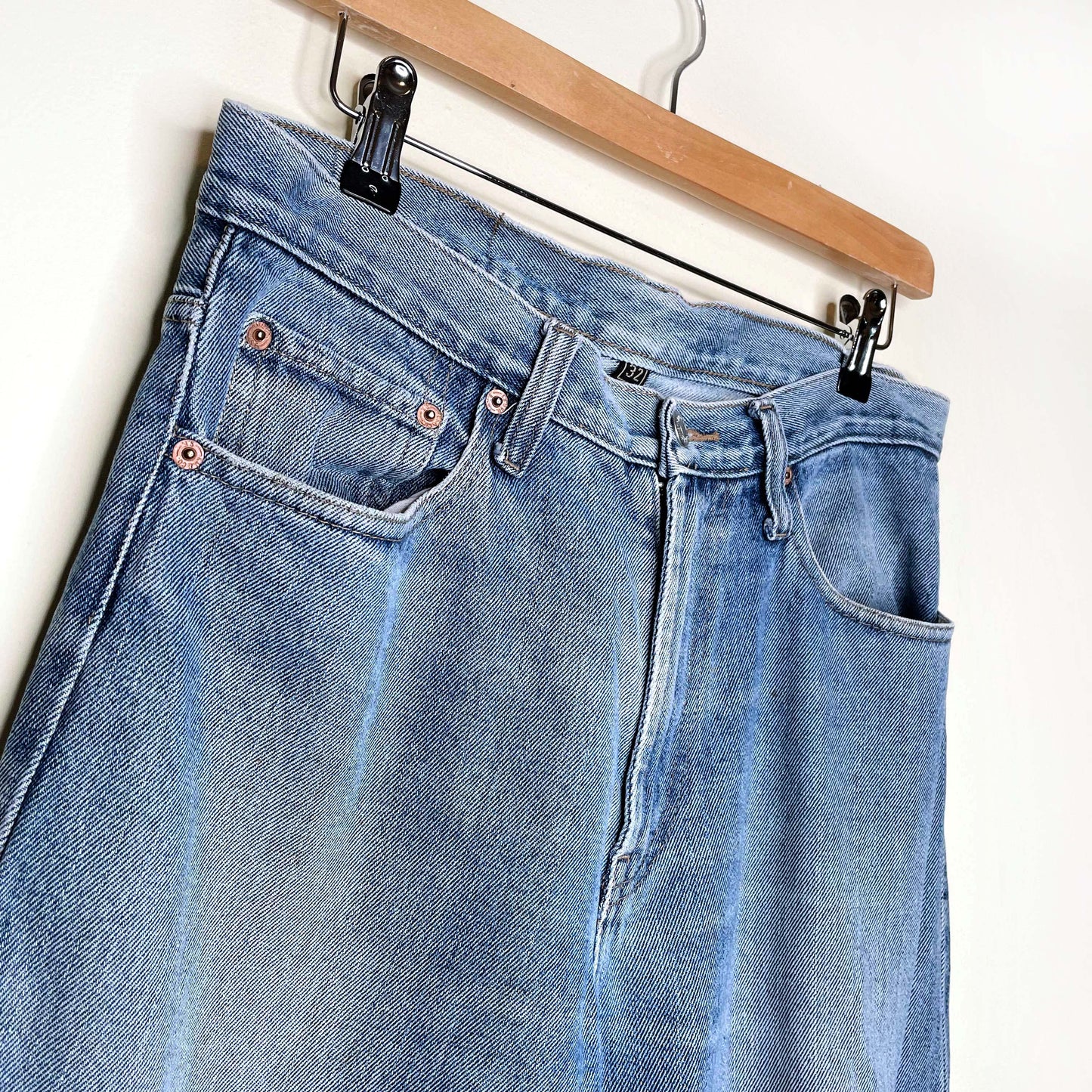 vintage 90's levi's 501 baggy blue jeans - size 32