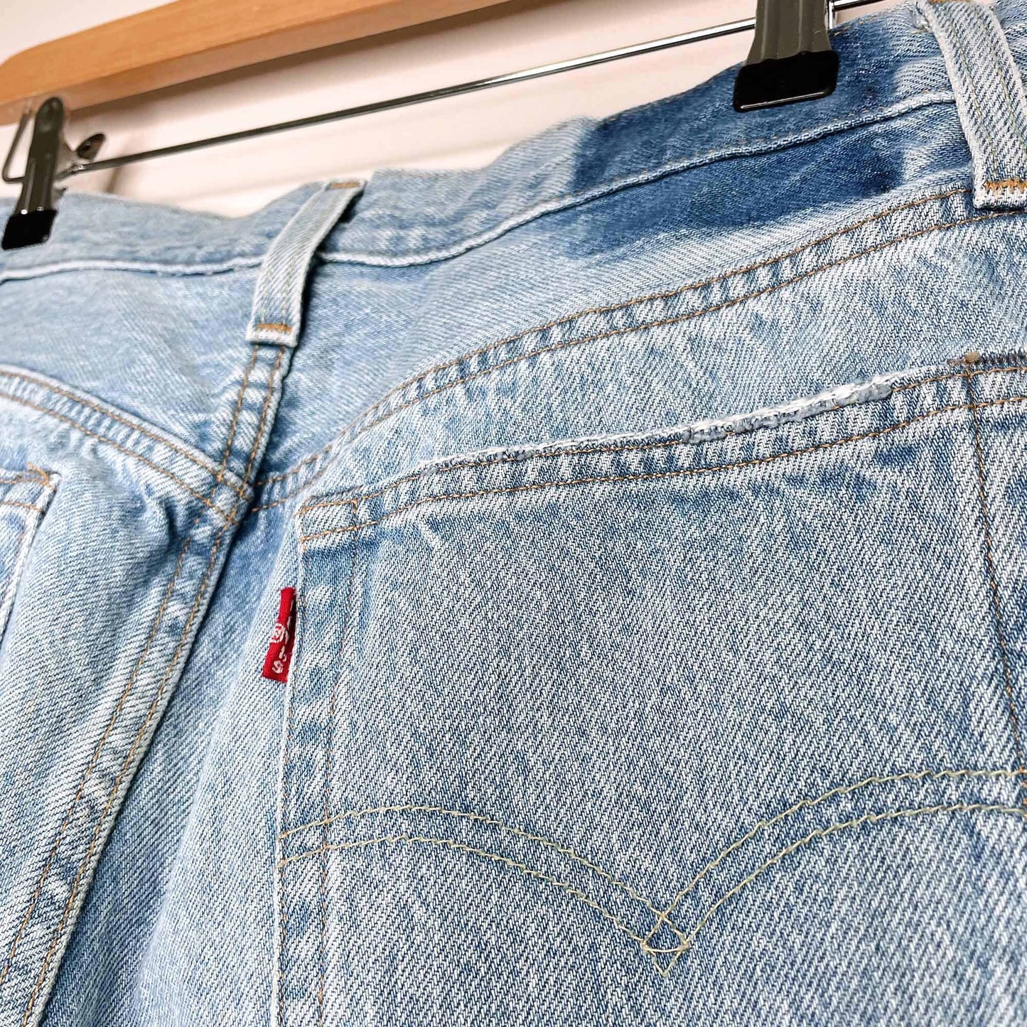 Levi's 501 high rise skinny jeans light wash raw hem - size 27