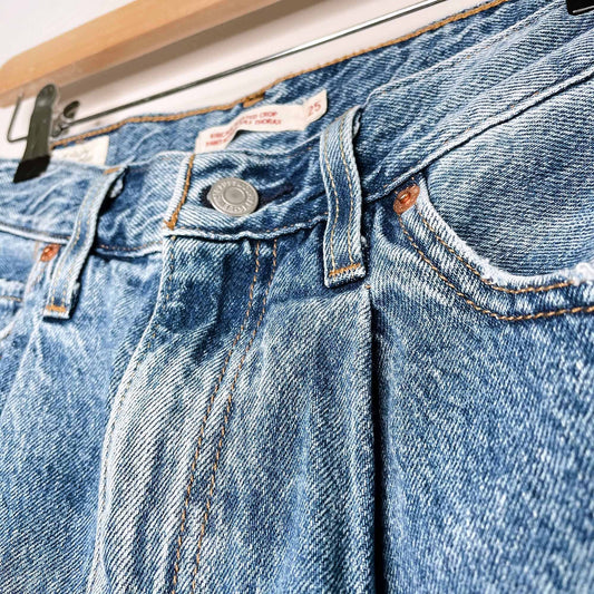 Levi's ribcage pleated crop jeans - size 25
