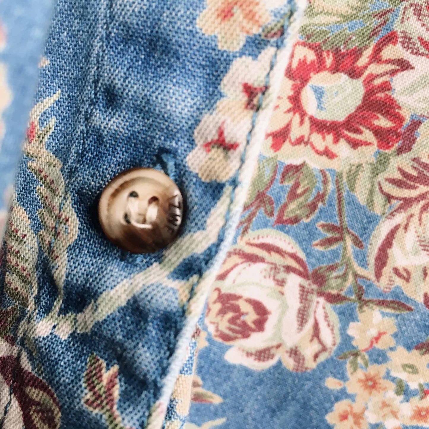 Vintage Liz Claiborne floral denim button down - size Medium