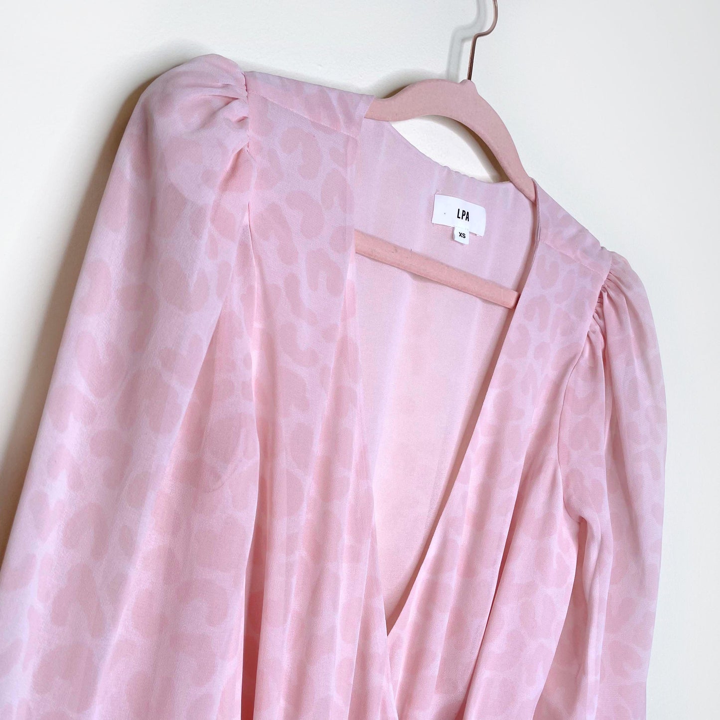 lpa pink leopard chiffon ruffle wrap duster dress - size xs