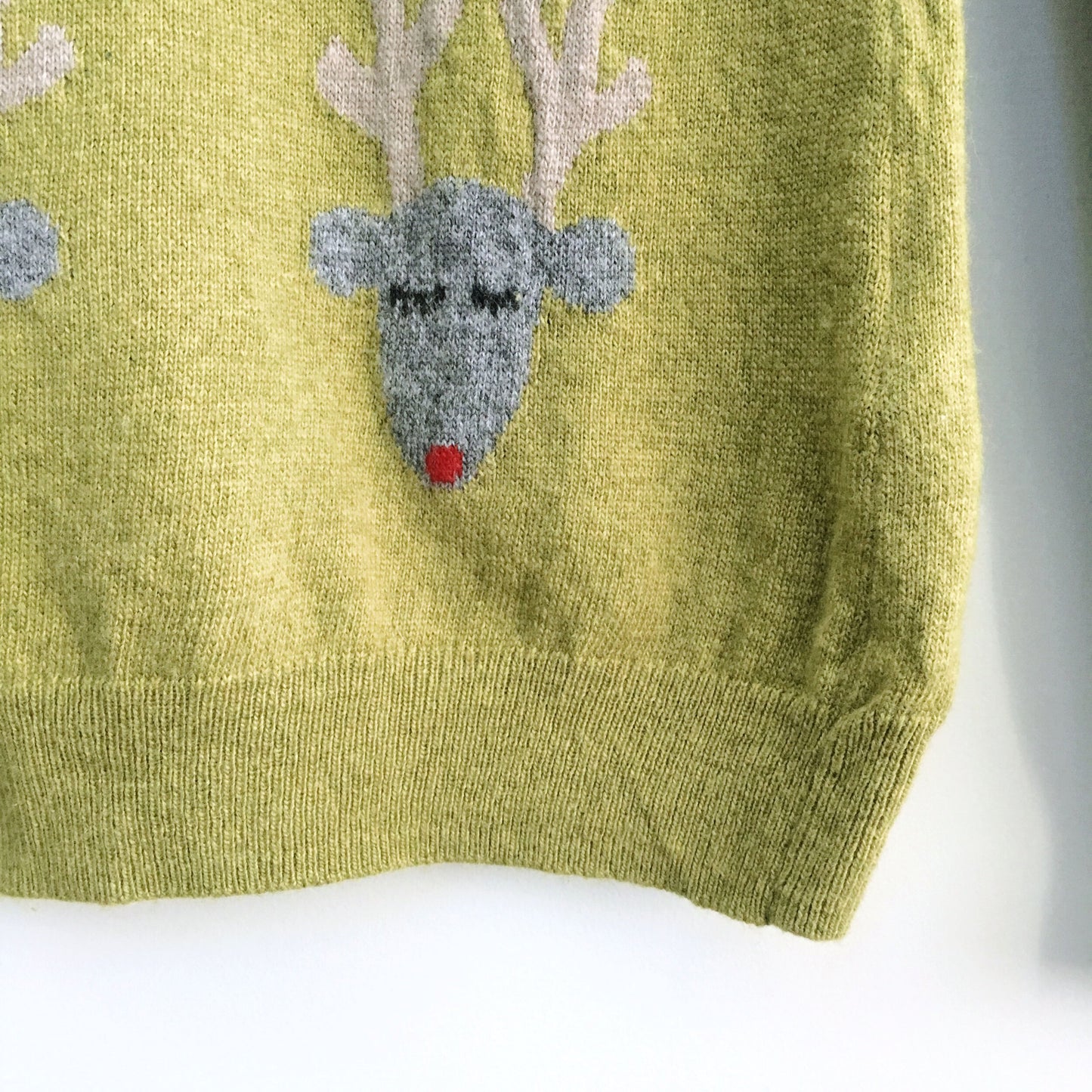 Lucy & Laurel Cashmere-blend Reindeer Sweater - size Medium