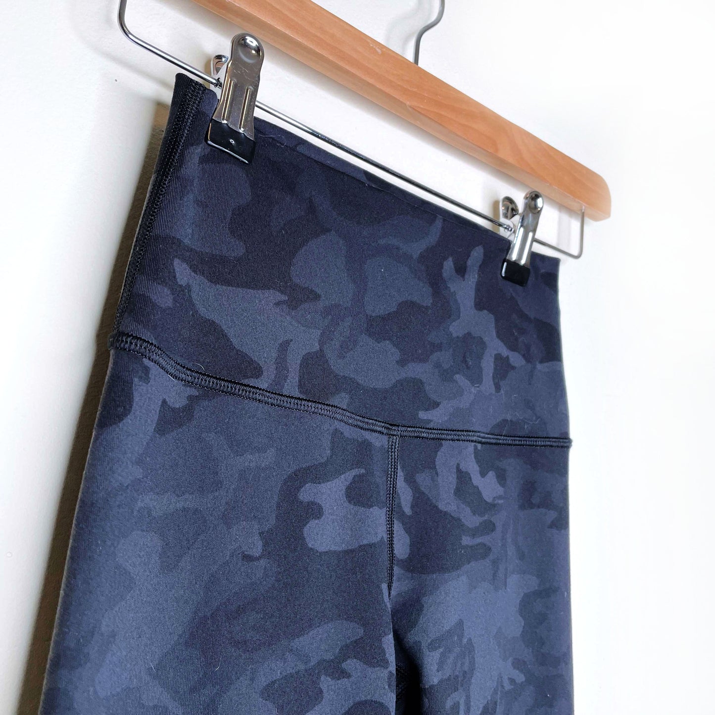 2020 lululemon wunder under high rise camo tights full on luon - size 2