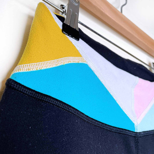 lululemon reversible multi-colour panel waist tights - size 4