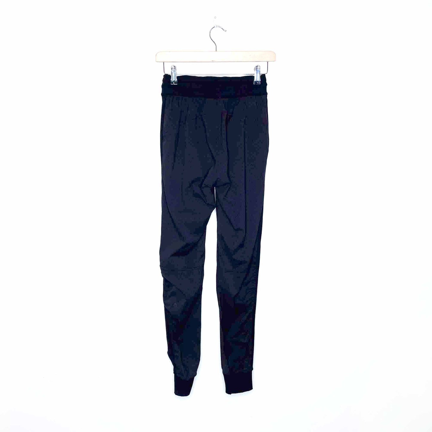 lululemon 2020 beyond the studio jogger - size 2